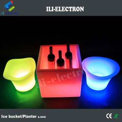 سطل یخ LED روشن شده مربع PE پلاستیکی / گلدان گل / گلدان گل