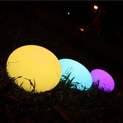 در فضای باز با استفاده از پلاستیک LED چراغ توپ جادویی