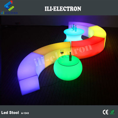 مبلمان هوشمند LED در فضای باز، صندلی خمیده LED