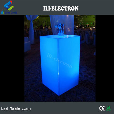 چراغ LED در خارج از خانه میز کوکتل مربع بالا مواد پلاستیکی PE با کنترل از راه دور