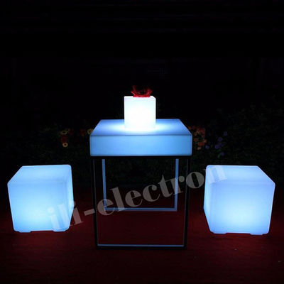 درب بیرونی ضد آب چراغ LED میز کوکتل شکل مربع قابل شارژ با استند فلزی