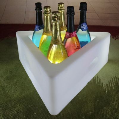 سطل یخی LED سه گوشه ای از پلاستیک PE 16 رنگ تغییر پذیر باتری لیتیوم قابل شارژ