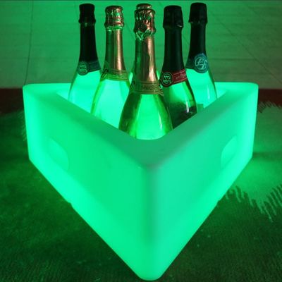 سطل یخی LED سه گوشه ای از پلاستیک PE 16 رنگ تغییر پذیر باتری لیتیوم قابل شارژ