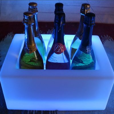 16 رنگ تغییر PE پلاستیک LED سطل یخ IP65 مقاوم در برابر آب برای آبجو شامپاین